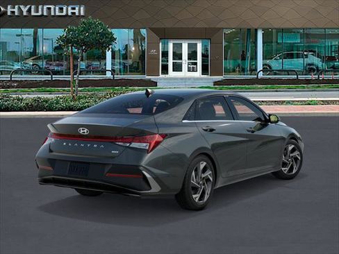 New 2026 Hyundai Elantra Limited image 4