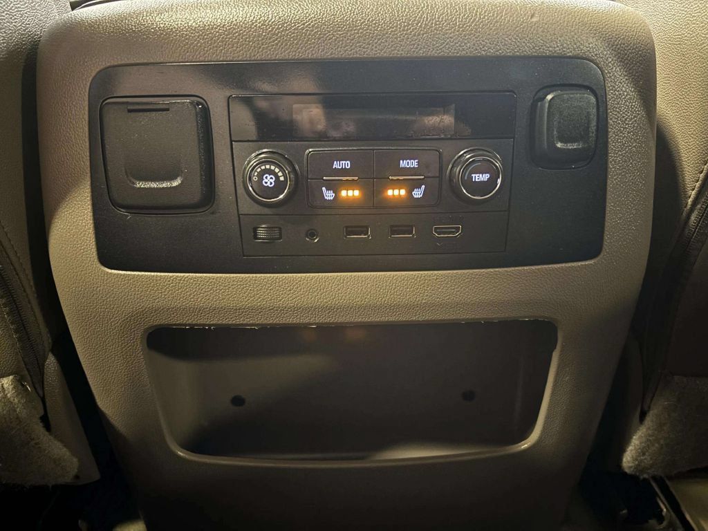 Used 2018 GMC Yukon SLT w/ Premium Edition AWD/4WD image 30