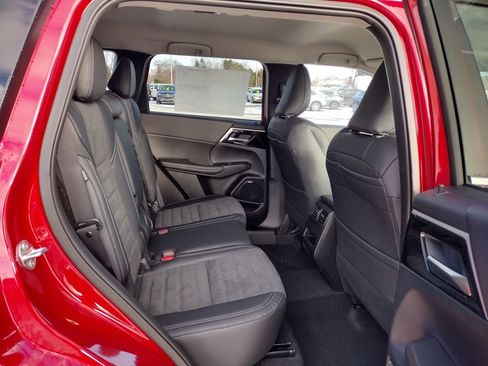 New 2026 Mitsubishi Outlander SE image 10