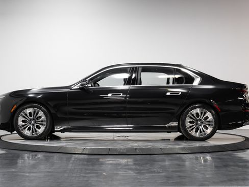 Used 2023 BMW i7 xDrive60 image 41