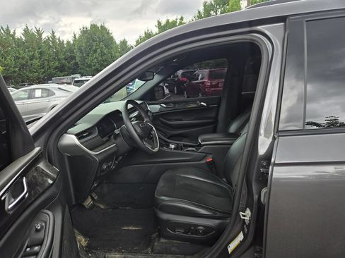 Used 2023 Jeep Grand Cherokee L Laredo AWD/4WD image 9