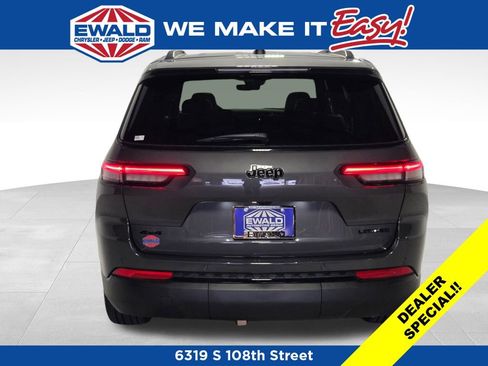 New 2025 Jeep Grand Cherokee L Limited w/ Black Appearance Package AWD/4WD image 21