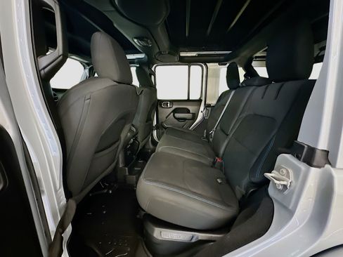 Used 2023 Jeep Wrangler Unlimited Rubicon 4xe w/ Steel Bumper Group image 29