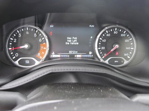 Used 2022 Jeep Renegade Altitude w/ Sun/Sound Group image 11