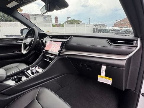 New 2026 Jeep Grand Cherokee L Limited AWD/4WD image 18