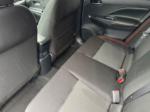 Used 2022 Nissan Versa SR image 11