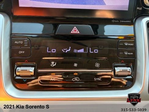 Used 2021 Kia Sorento S AWD/4WD image 19