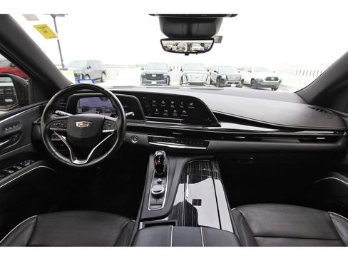 Used 2023 Cadillac Escalade ESV Sport AWD/4WD image 9