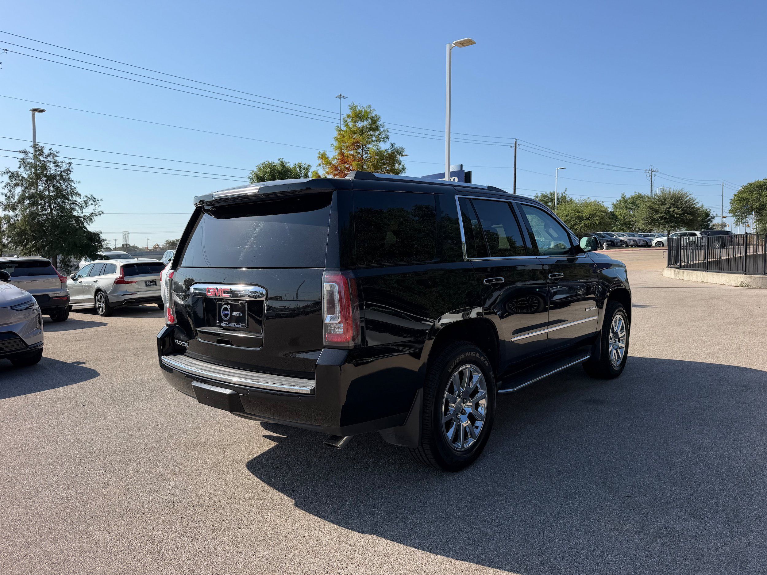 Used 2015 GMC Yukon Denali AWD/4WD image 6
