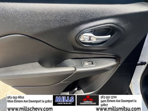 Used 2016 Jeep Cherokee High Altitude AWD/4WD image 23
