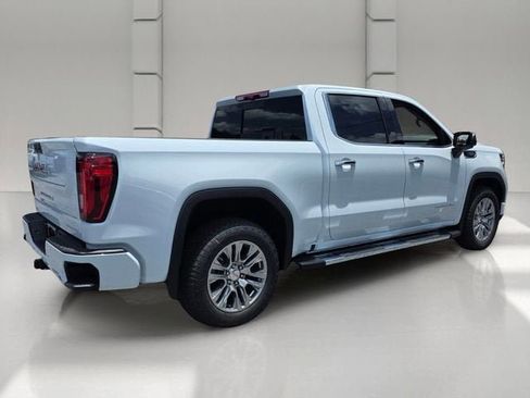 Used 2026 GMC Sierra 1500 Denali w/ Technology Package AWD/4WD image 5