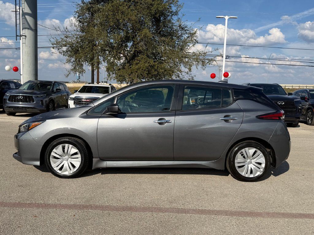Used 2025 Nissan Leaf S FWD image 4