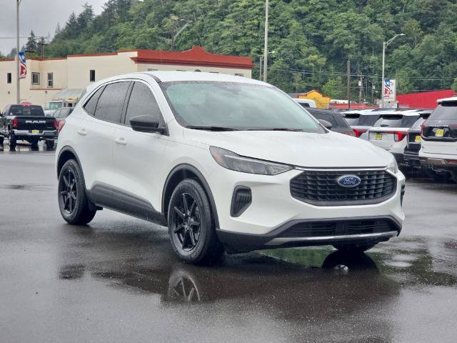Certified 2023 Ford Escape Active w/ Tech Pack #1 FWD image 2