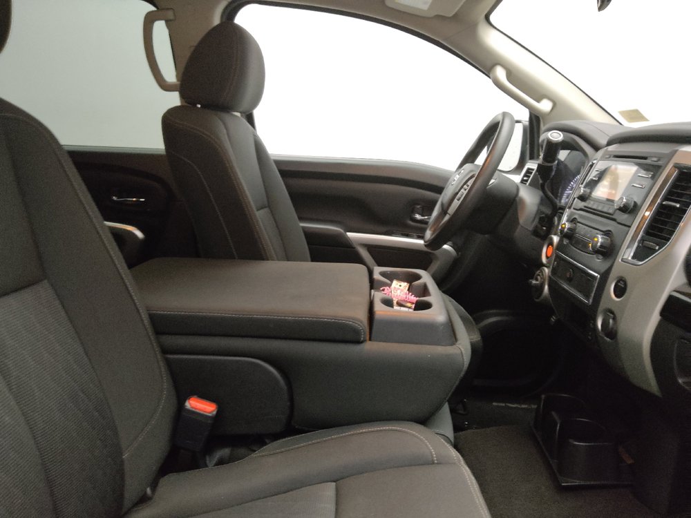 Used 2017 Nissan Titan SV AWD/4WD image 21