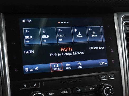 Used 2017 Porsche Macan image 26