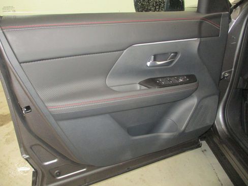 New 2025 Nissan Kicks SR image 13