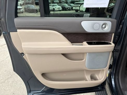 Used 2024 Lincoln Navigator L Reserve AWD/4WD image 23
