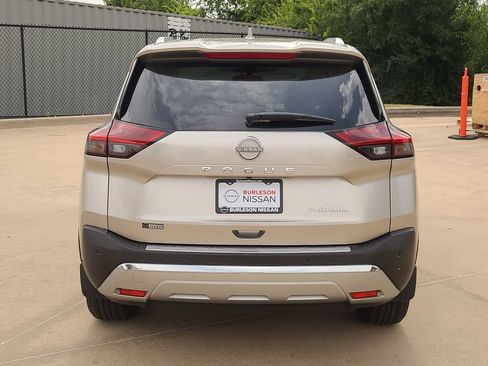 Certified 2023 Nissan Rogue Platinum FWD image 3
