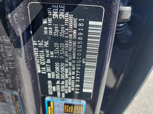 Used 2025 Kia Telluride S image 19