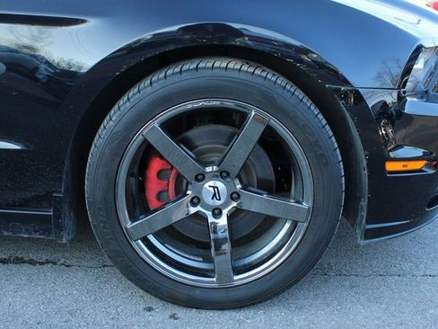 Used 2013 Ford Mustang GT image 31