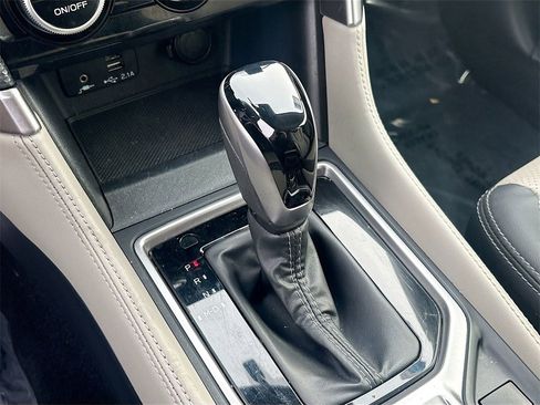 Used 2022 Subaru Forester Limited w/ Popular Package #2 image 17