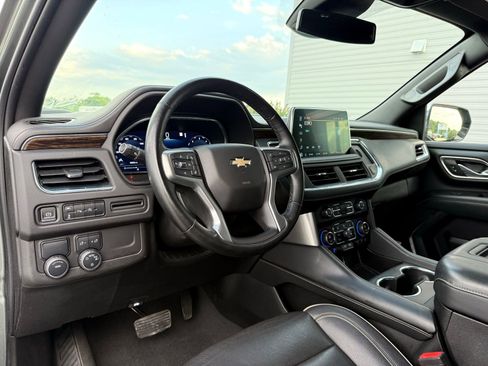 Used 2023 Chevrolet Suburban Premier RWD image 17