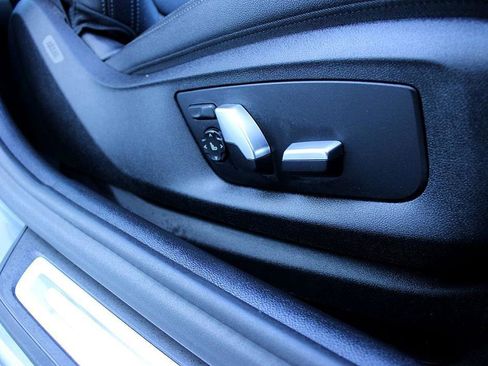 Used 2022 BMW 530i w/ Convenience Package image 29