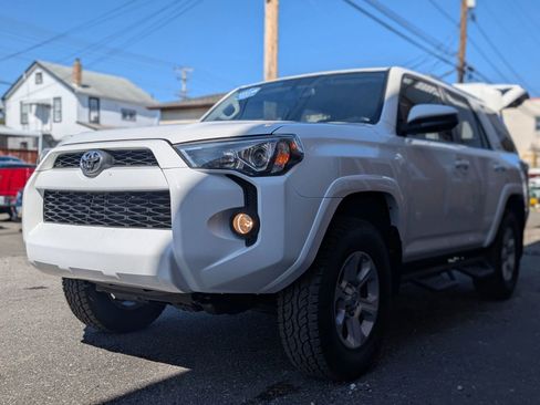 Used 2017 Toyota 4Runner SR5 image 41