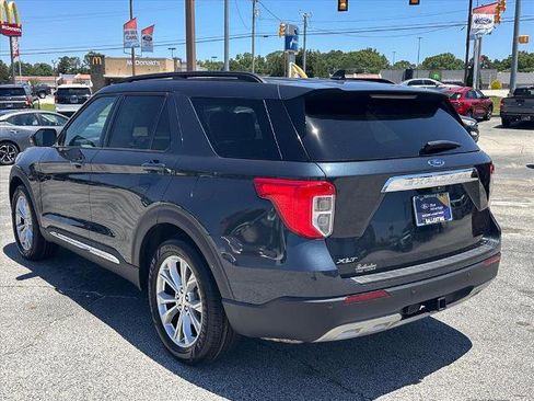 Certified 2024 Ford Explorer XLT w/ Equipment Group 202A RWD image 5