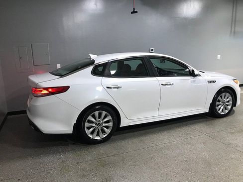 Used 2016 Kia Optima EX FWD image 3