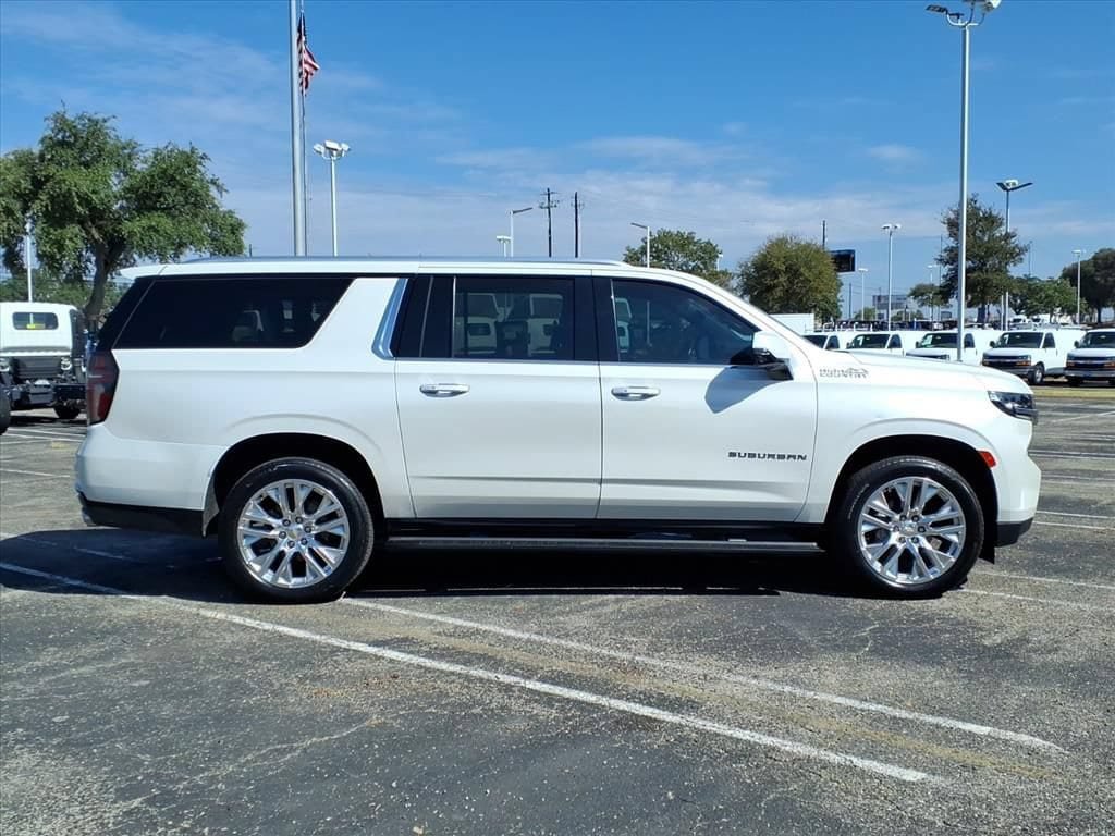 Used 2021 Chevrolet Suburban High Country w/ Premium Package AWD/4WD image 4