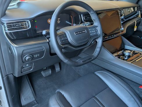 New 2026 Jeep Grand Wagoneer L Summit AWD/4WD image 9