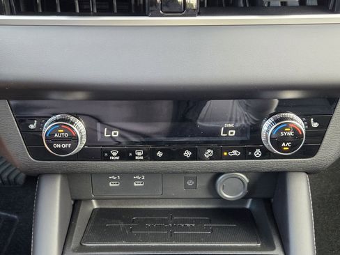 New 2026 Mitsubishi Outlander SE image 15