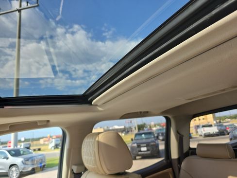 Used 2019 GMC Sierra 2500 Denali w/ Duramax Plus Package AWD/4WD image 10