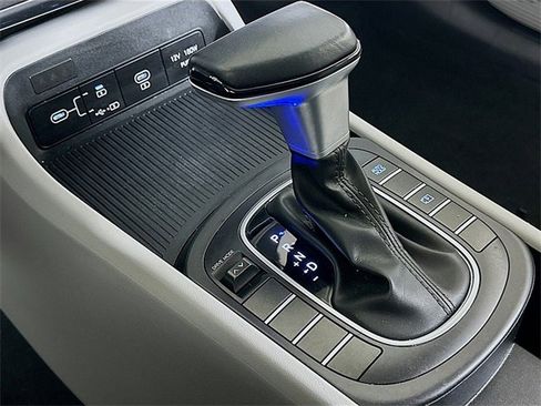 Used 2024 Hyundai Kona SEL image 17