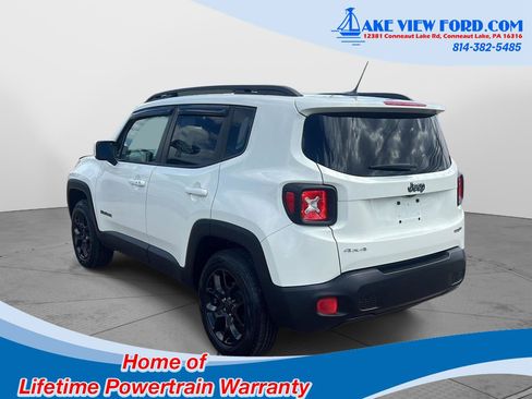 Used 2017 Jeep Renegade Latitude w/ Popular Equipment Group AWD/4WD image 6