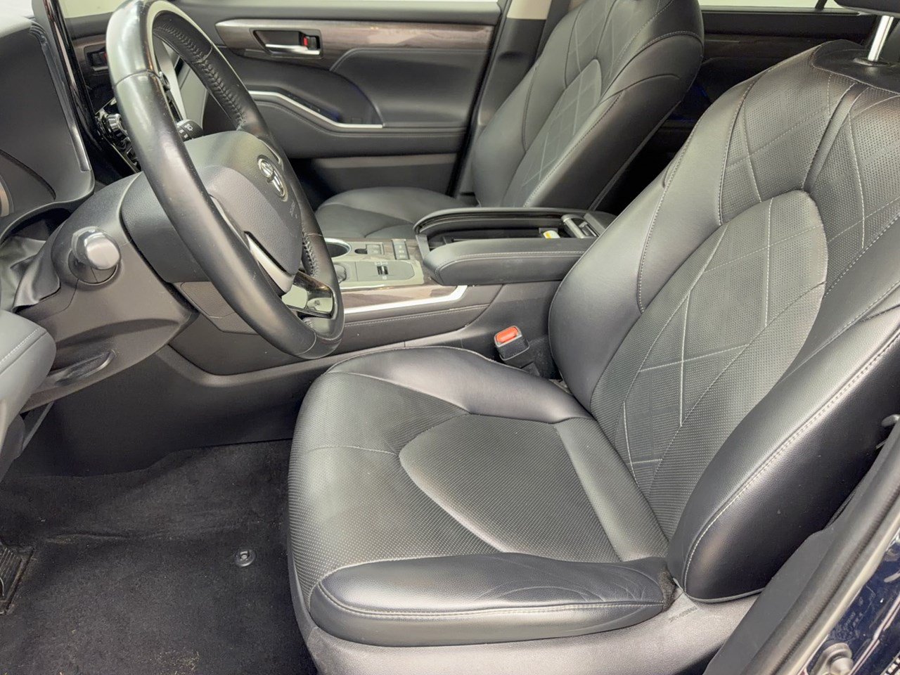Used 2022 Toyota Highlander Platinum AWD/4WD image 5