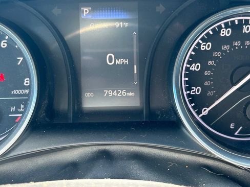 Used 2018 Toyota Camry LE FWD image 30