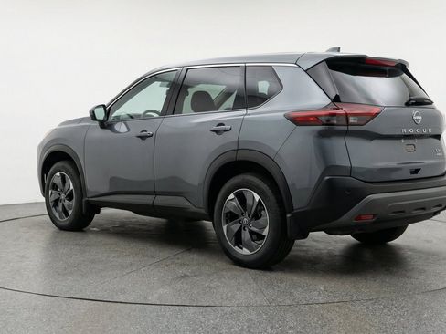 Used 2025 Nissan Rogue SV AWD/4WD image 6