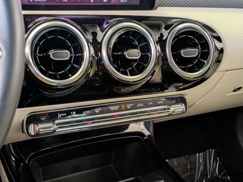 Used 2025 Mercedes-Benz CLA 250 image 17