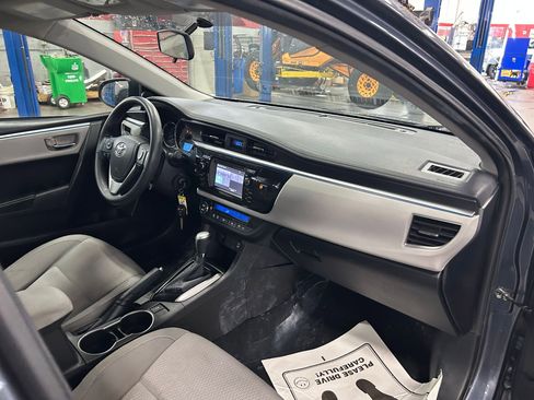Used 2015 Toyota Corolla LE image 27