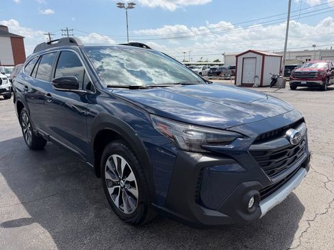Used 2025 Subaru Outback Limited AWD/4WD image 3