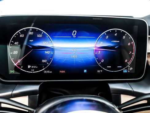 Certified 2025 Mercedes-Benz GLC 300 4MATIC image 20