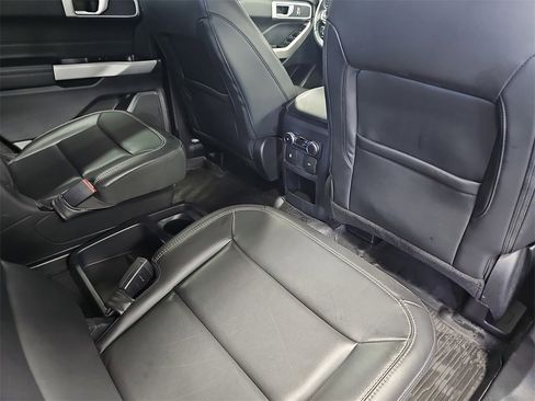 Used 2021 Ford Explorer XLT w/ Equipment Group 202A image 11