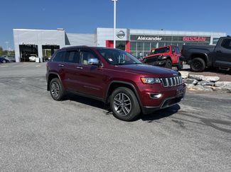 Used 2017 Jeep Grand Cherokee Limited image 1