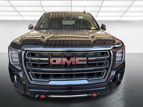 Used 2023 GMC Yukon AT4 w/ AT4 Premium Package AWD/4WD image 6