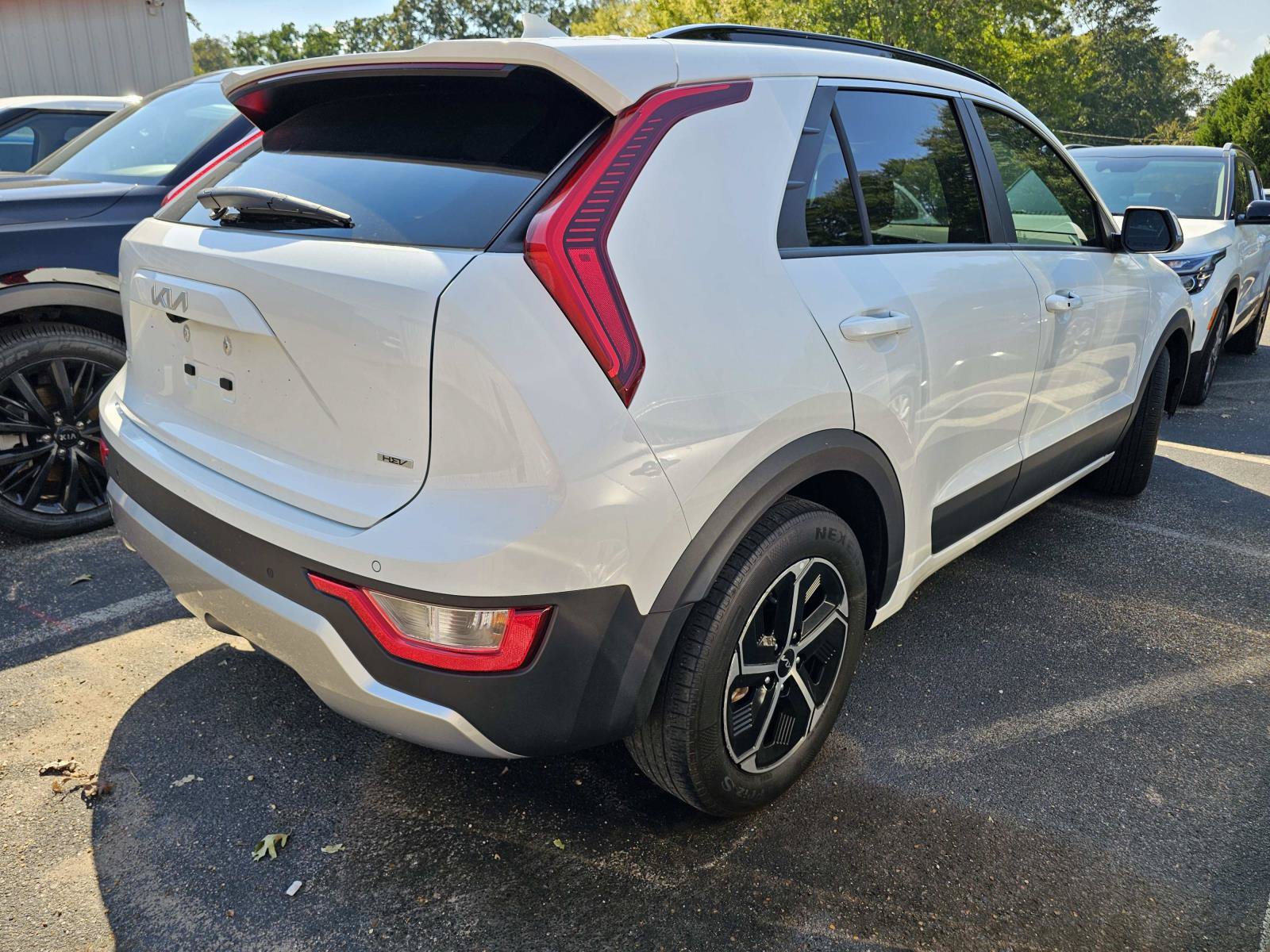 Used 2023 Kia Niro EX FWD image 9