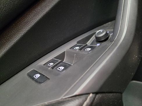 Used 2023 Volkswagen Jetta SE FWD image 27
