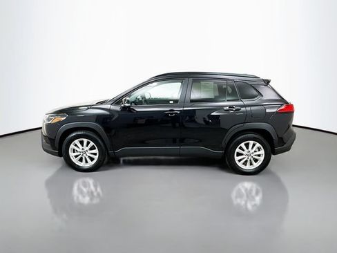 Used 2025 Toyota Corolla Cross LE AWD/4WD image 4