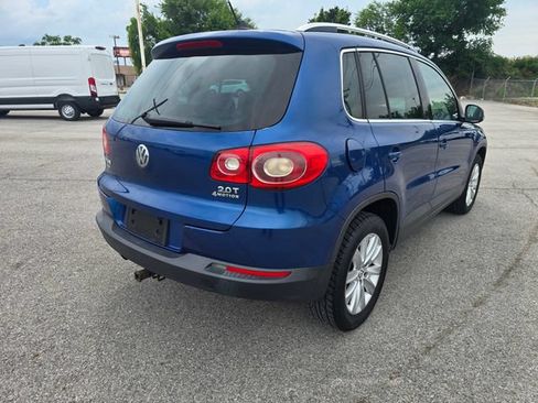 Used 2009 Volkswagen Tiguan SE AWD/4WD image 3